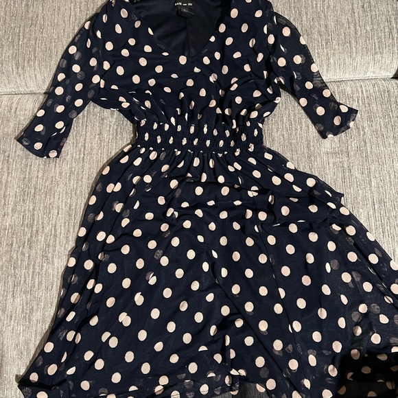 Dresses & Skirts - Excellent Condition, Dress size 8 knee length